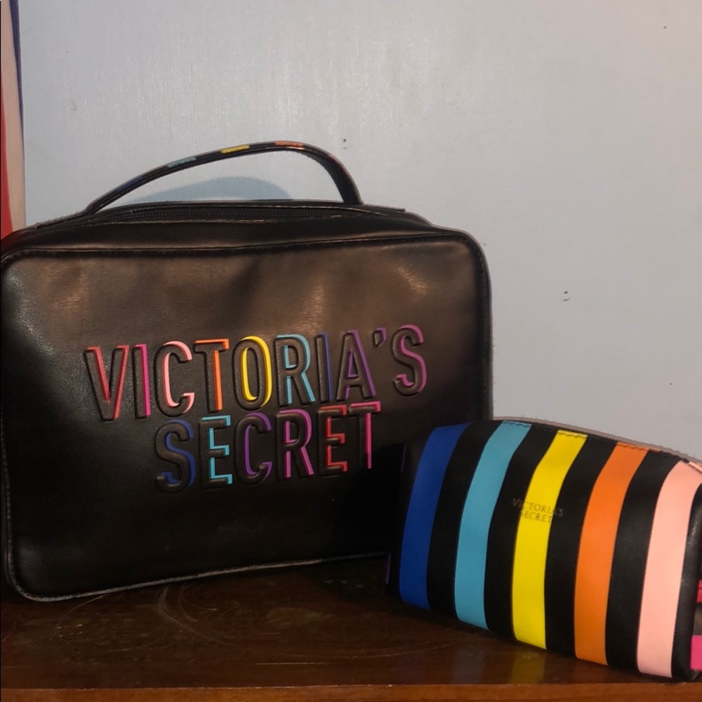 (Make offers) Victoria secret bags.